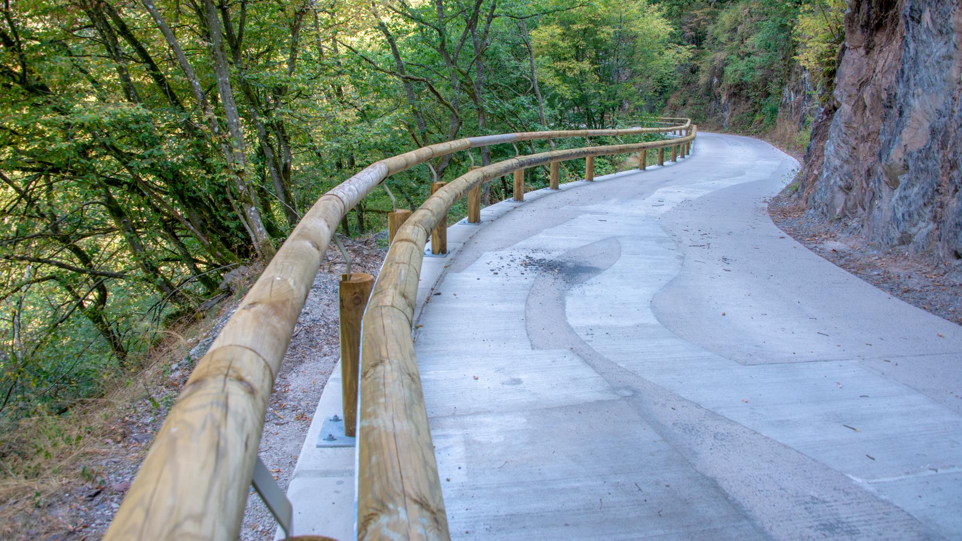 Réflecteur trapézoïdal pour glissières de sécurité - Beilharz - Qualité du  fabricant